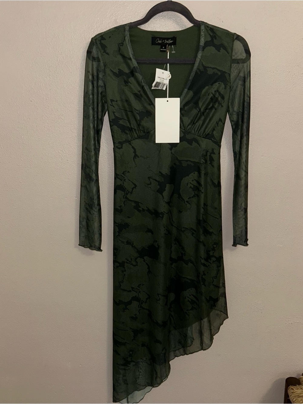 Asymmetrical camo V-Neck Sheer Sleeve Dress in Dark Green - Picture 2 of 5